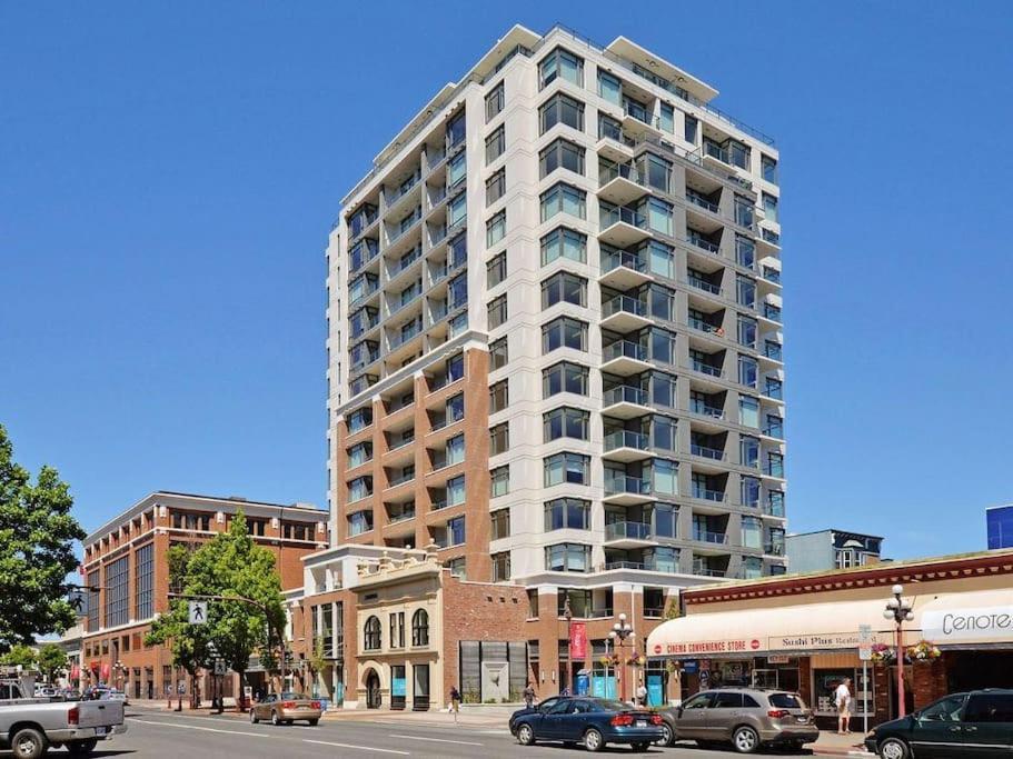Modern 2 Bedroom Ocean Views Victoria Downtown Free Parking Exteriör bild